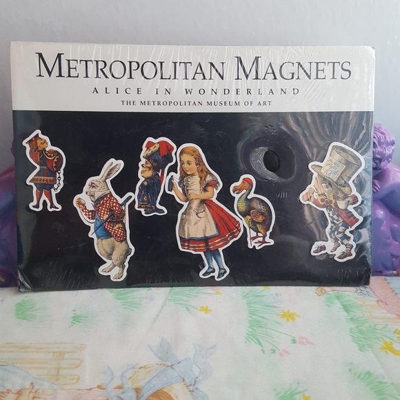 🌙New Vintage Metropolitan Museum Art Alice in Wonderland Magnets - Picture 2 of 7